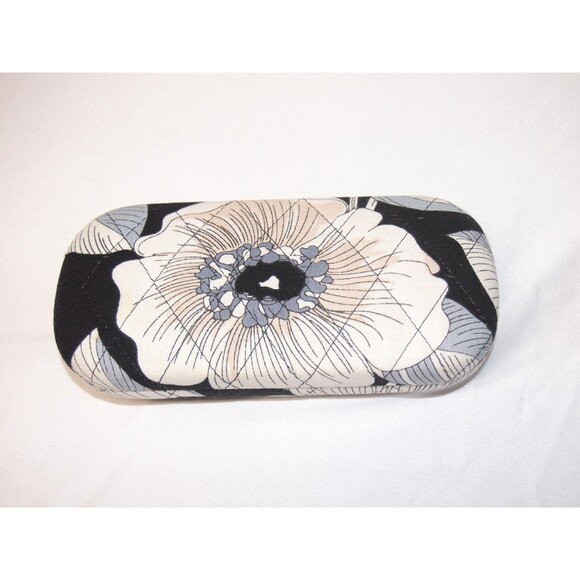 Vera Bradley Villager Camellia Retired Pattern Clamshell Eyeglass Sunglass Case - Picture 3 of 4